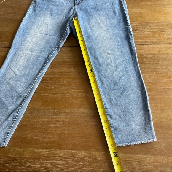 Style & Co Light Wash High Rise Waist Straight Leg Ankle Cropped Jean Plus Sz 14 - Picture 2 of 12